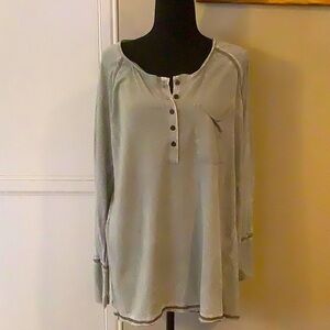 Buckle pale green distressed woman’s long sleeve tee size XL